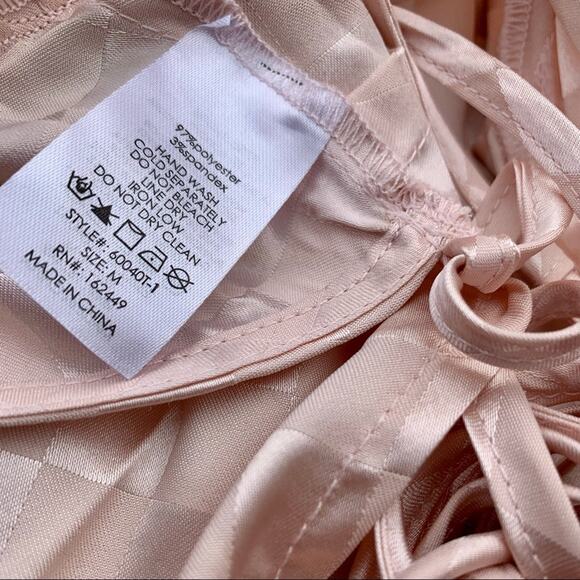 Milk & Honey Satin Blush Checkered Wrap Top Size Medium - Picture 4 of 4